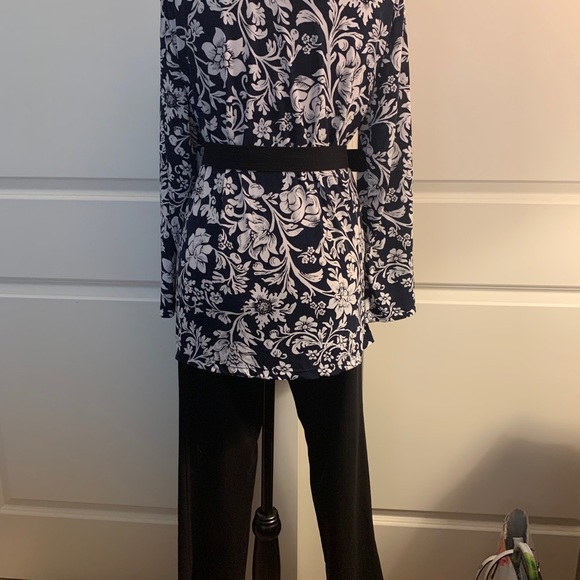 Work Top 👚 - Picture 2 of 4